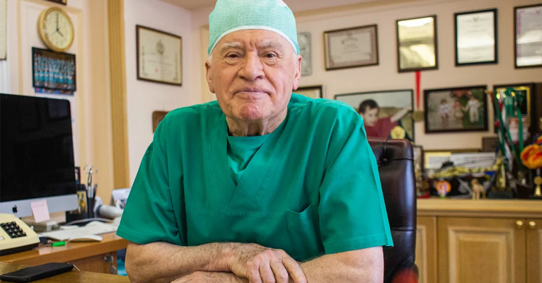 По утрам нужно быть голодными: правила питания 80-летнего хирурга Лео Бокерия