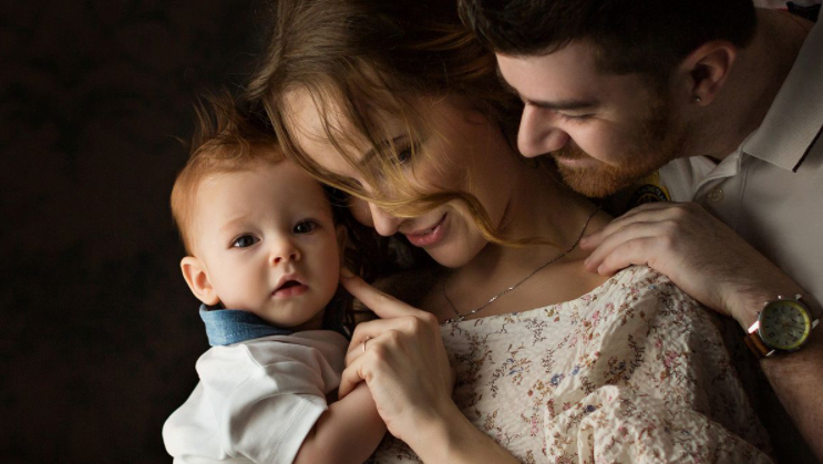 Как сделать семейную фотосессию с новорожденным