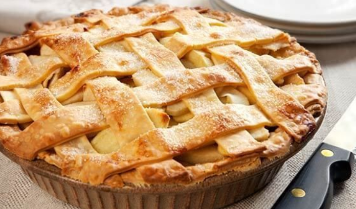 Яблоки любят все: 8 самых популярных рецептов яблочного пирога