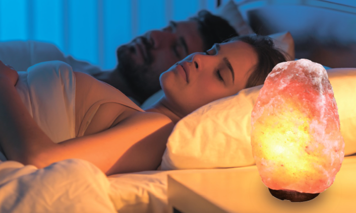 Супер-вещь для дома: 6 причин иметь солевую лампу в спальне